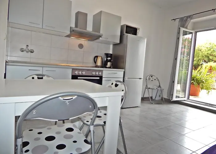 Rooms&apartments Star *